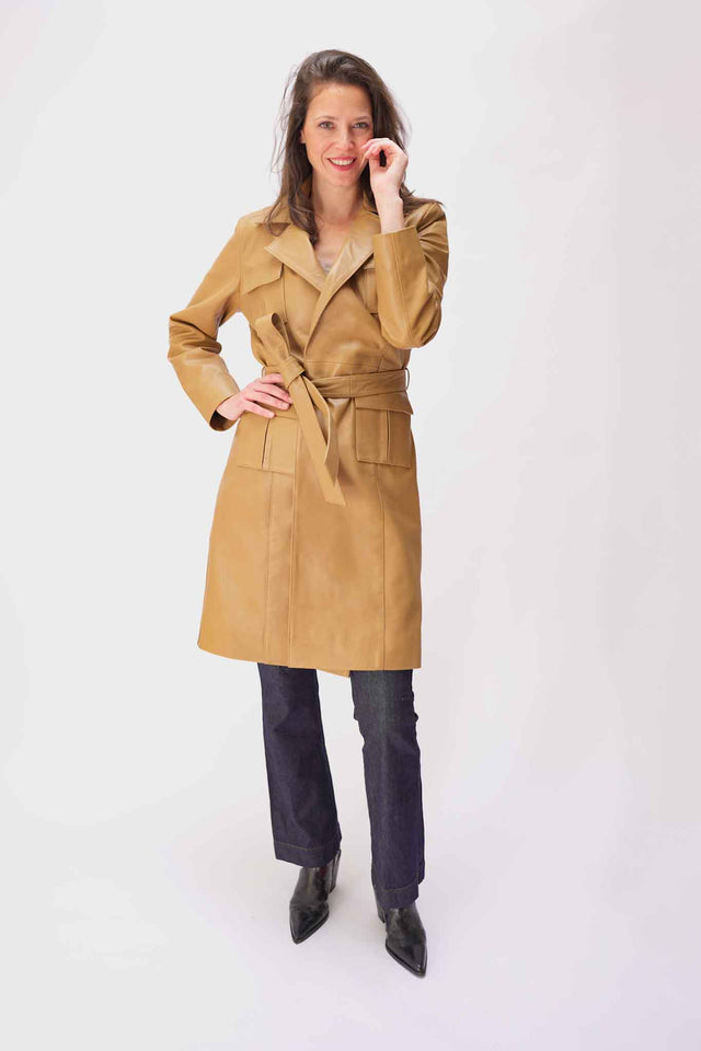 Trench en cuir camel