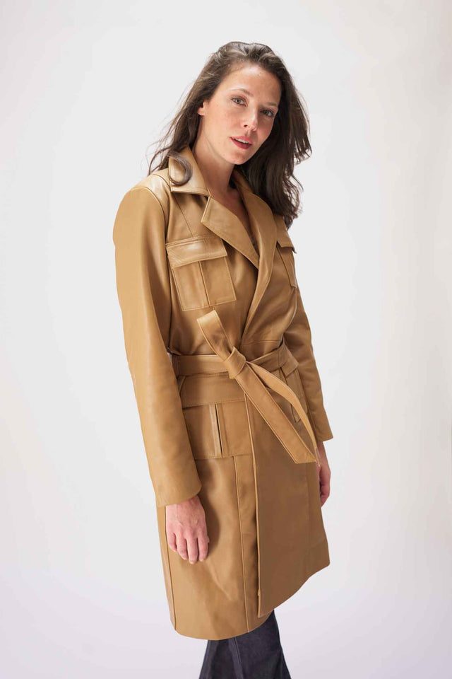 Trench en cuir camel