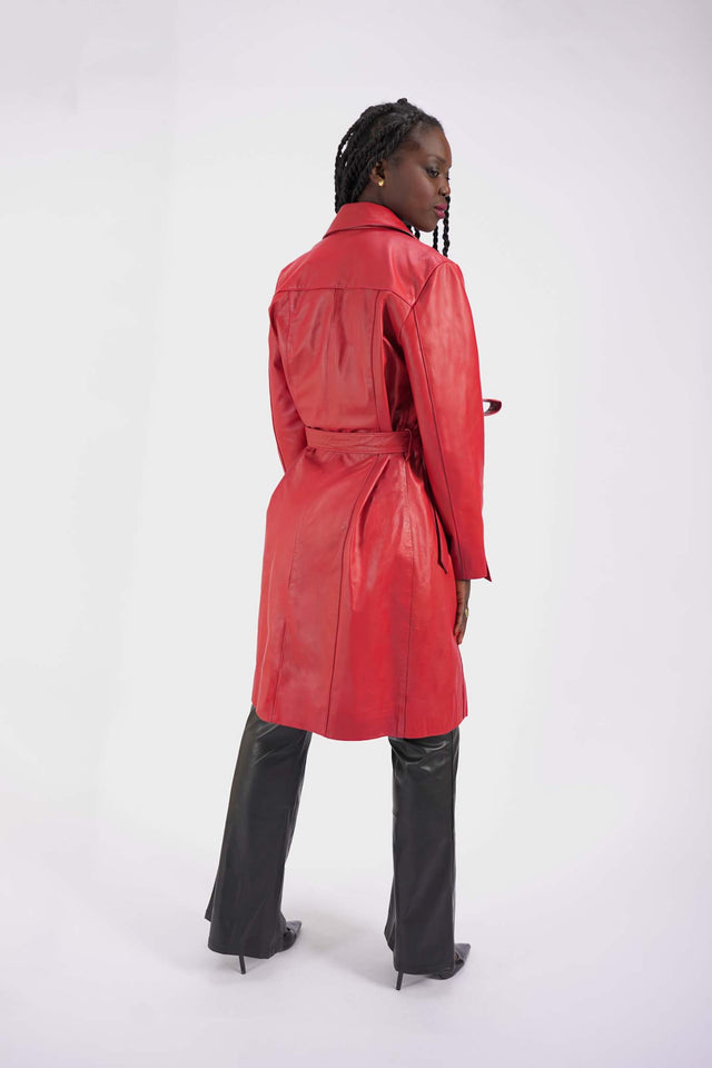 Trench en cuir rouge