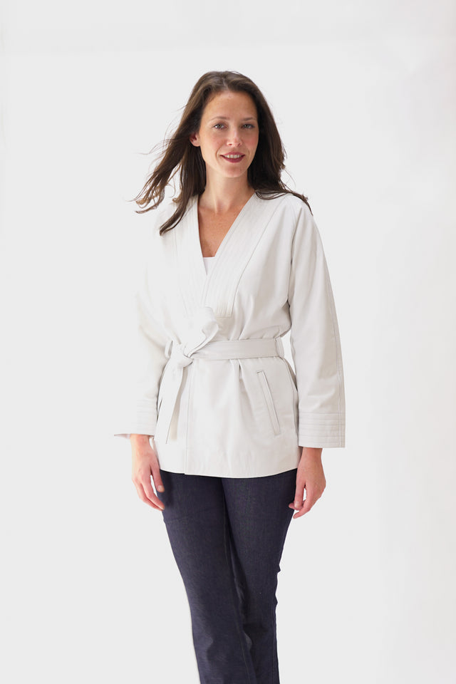 Kimono en cuir blanc